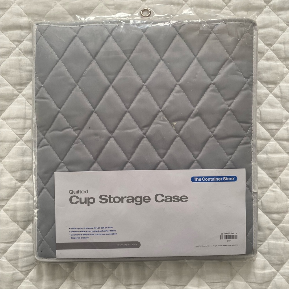NWT Quilted Cup Storage